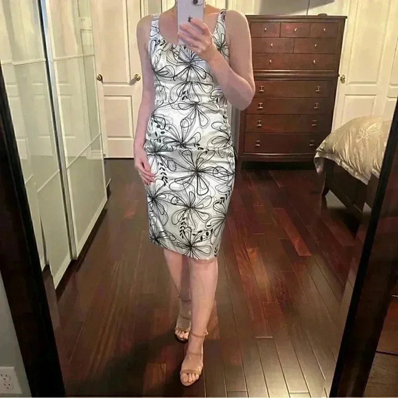 London Times Sheath Dress Sleeveless Ruched Bodycon Ivory & Black Size 4 - Picture 12 of 16